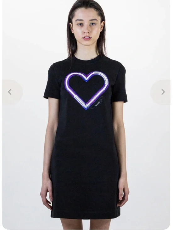 CARVEN Short Sleeve Heart Dress Size Medium EUC - Picture 1 of 15